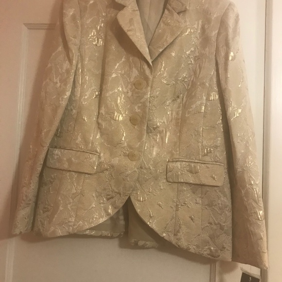 Blazer - Picture 1 of 2